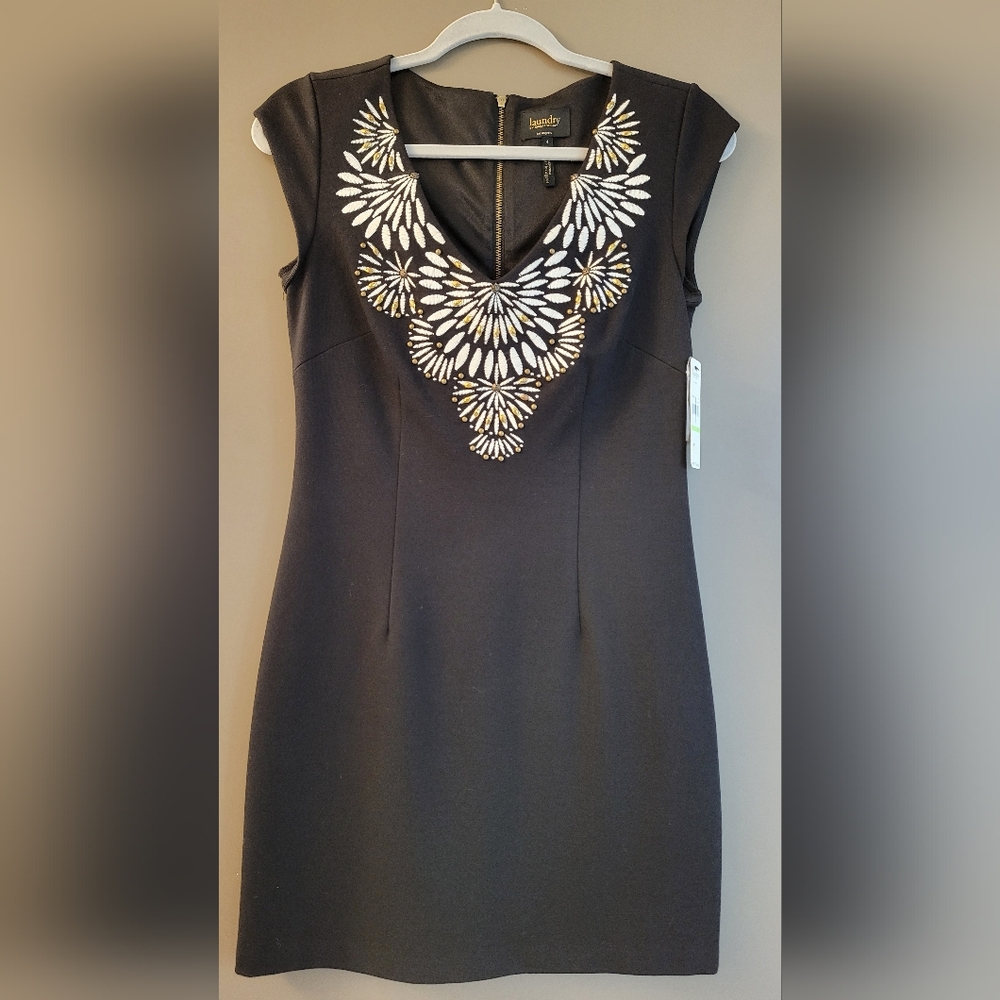 Laundry by Shelli Segal Black Dress w/Embroidered V-Neckline (Size 4)